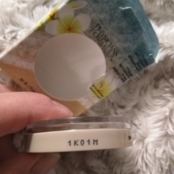 Physicians Formula Matte Monoi Bronzer *NEW* - Picture 4 of 7